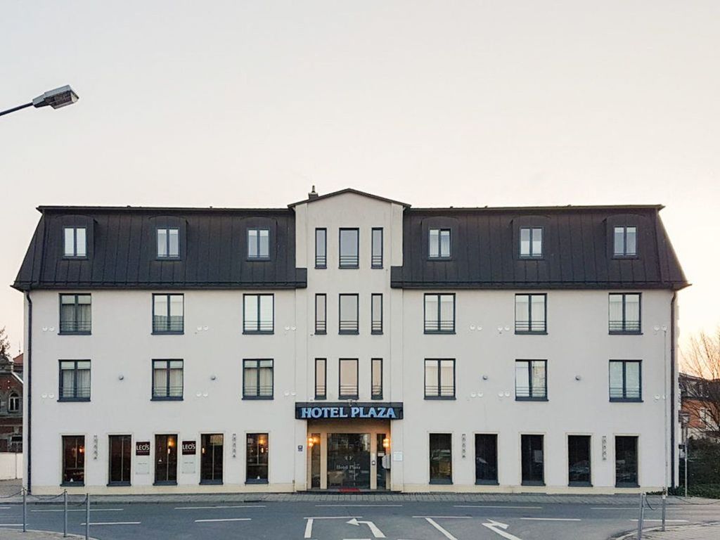 Plaza Rooms & Studios