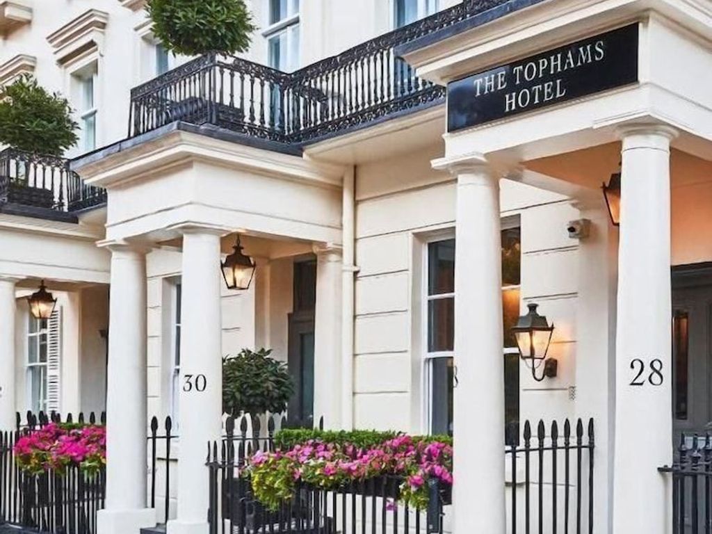 Tophams Hotel