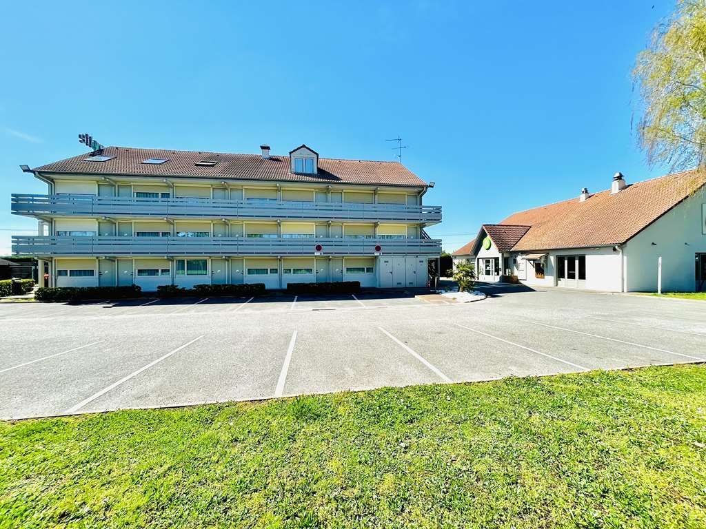 CAMPANILE MONTARGIS - Amilly