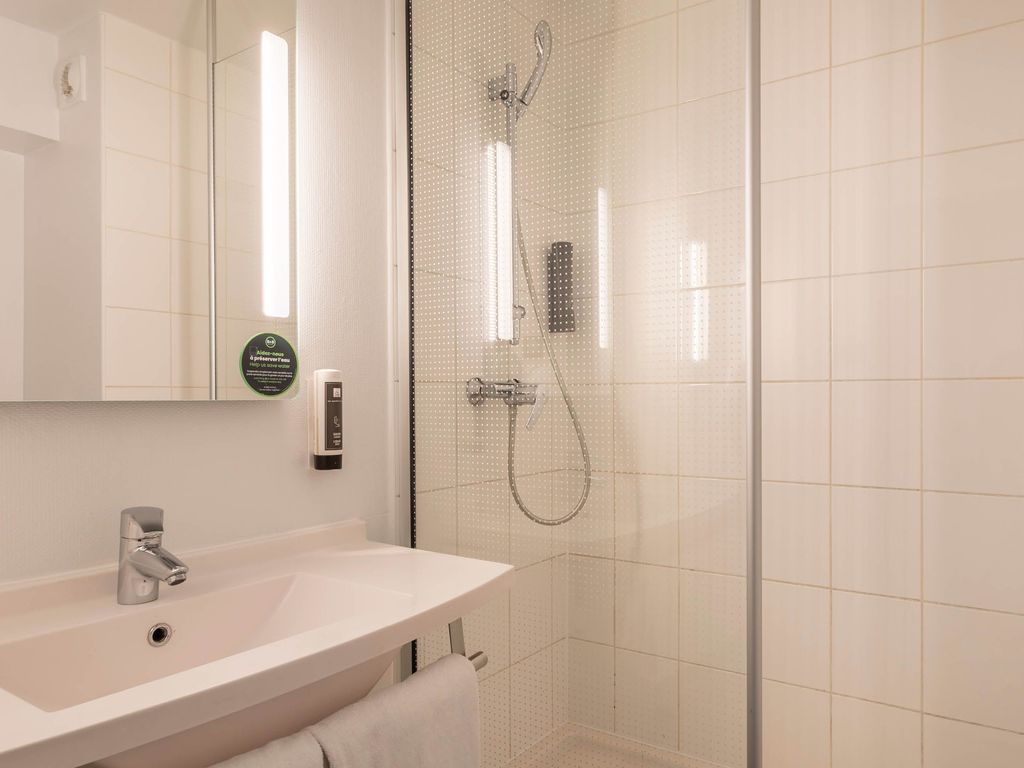 B&B HOTEL Marseille La Valentine Porte d'Aubagne 3 étoiles