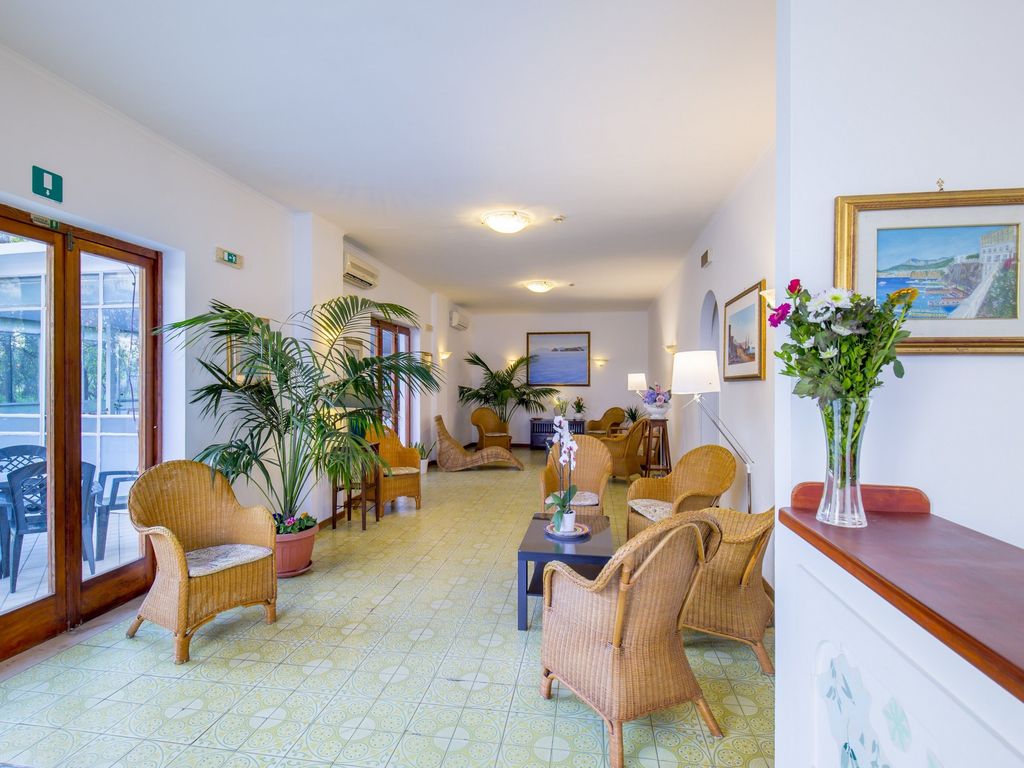 Angelina Hotel