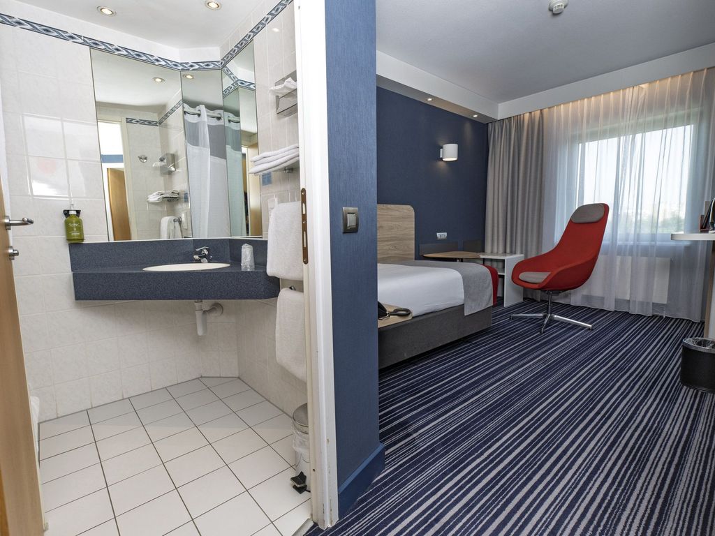 Holiday Inn Express GENEVA AIRPORT by IHG