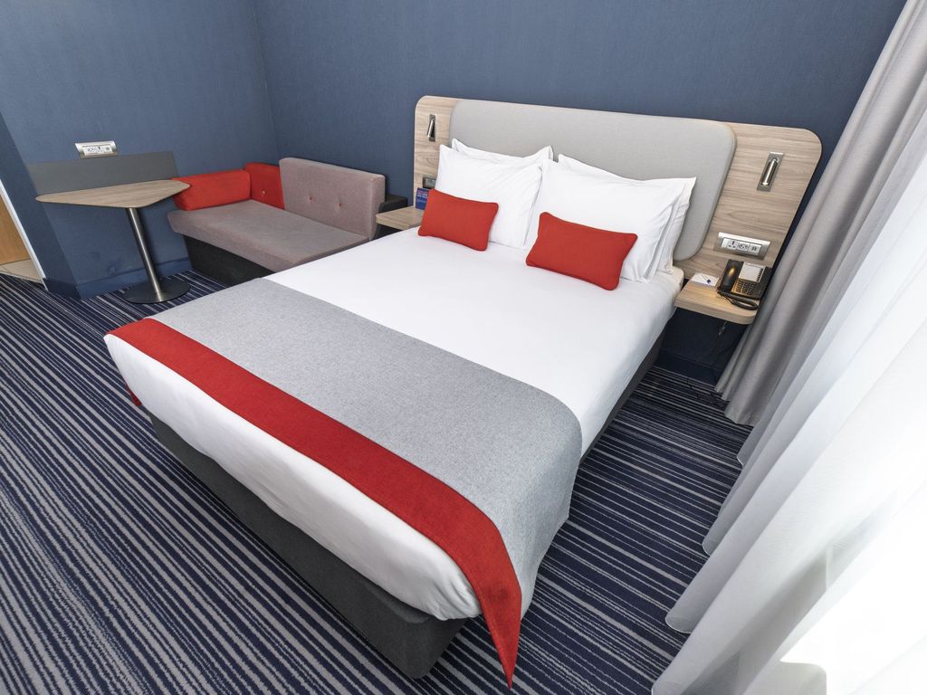 Holiday Inn Express GENEVA AIRPORT by IHG