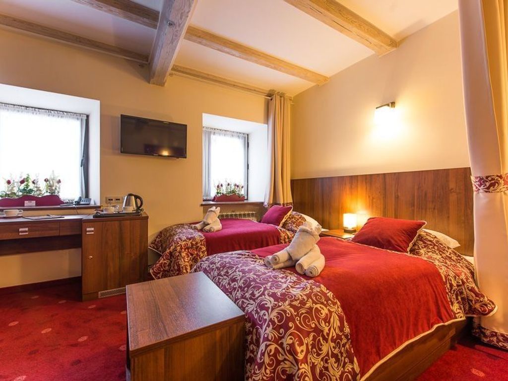 Alexander Hotel