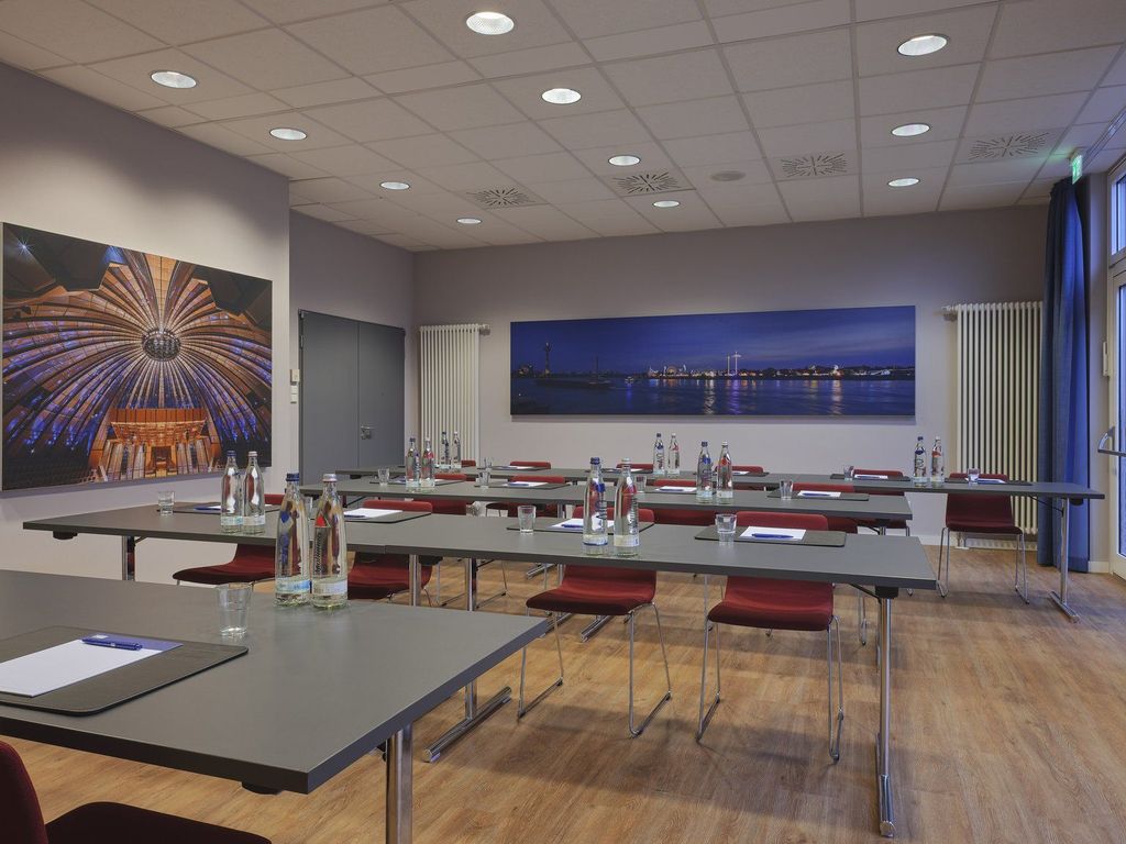 Holiday Inn Express DUSSELDORF - CITY NORTH by IHG