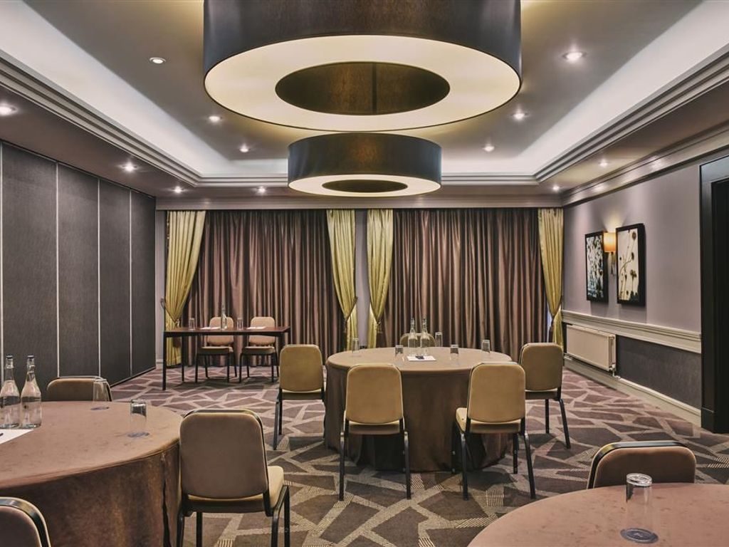 DoubleTree by Hilton London Ealing