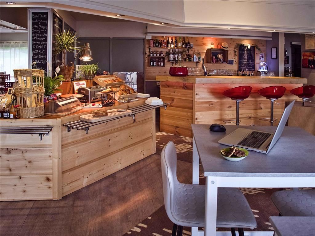 ibis Nemours