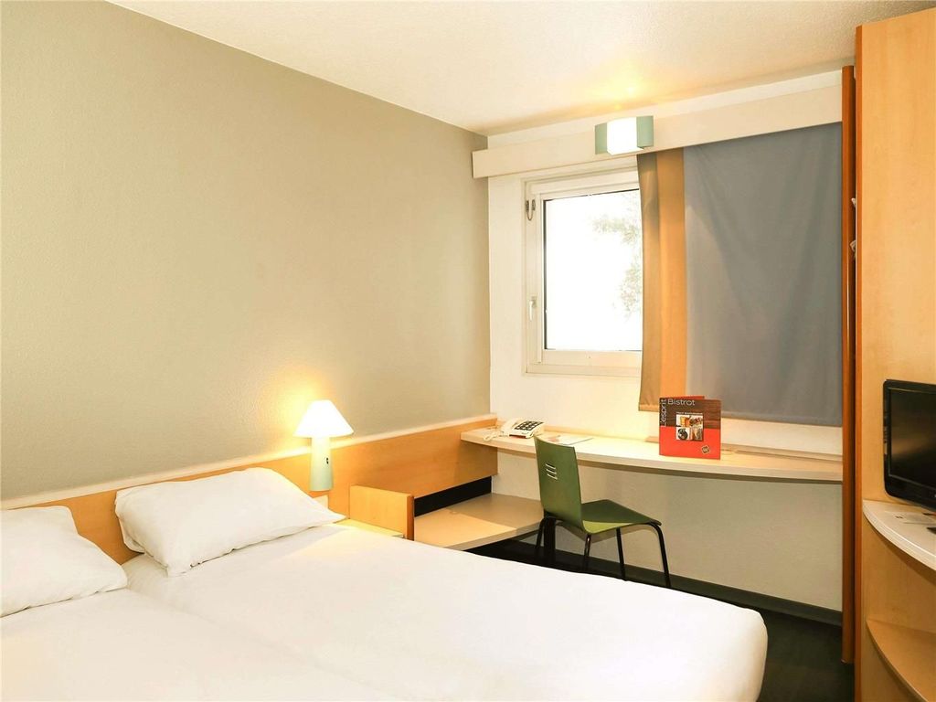 ibis Orange Centre Échangeur A7 A9