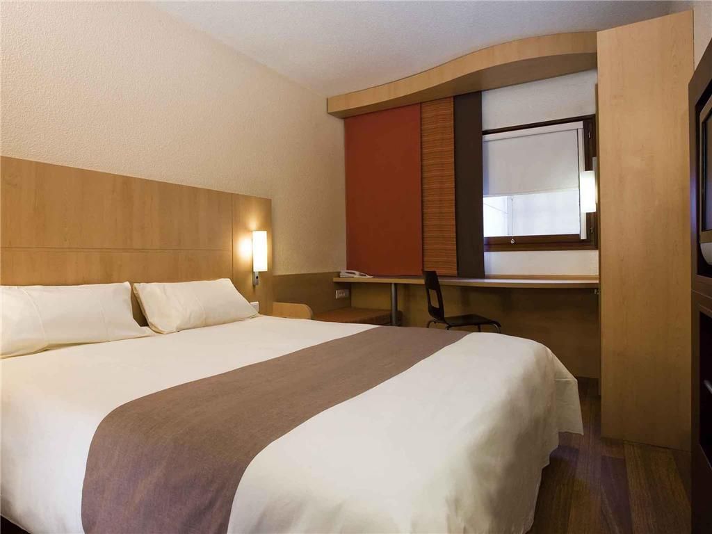 ibis Bourg Jasseron Teyssonge