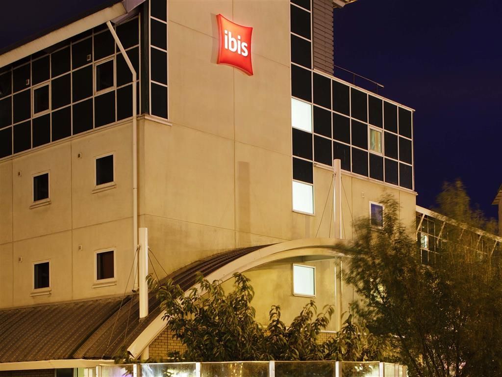 ibis Cardiff