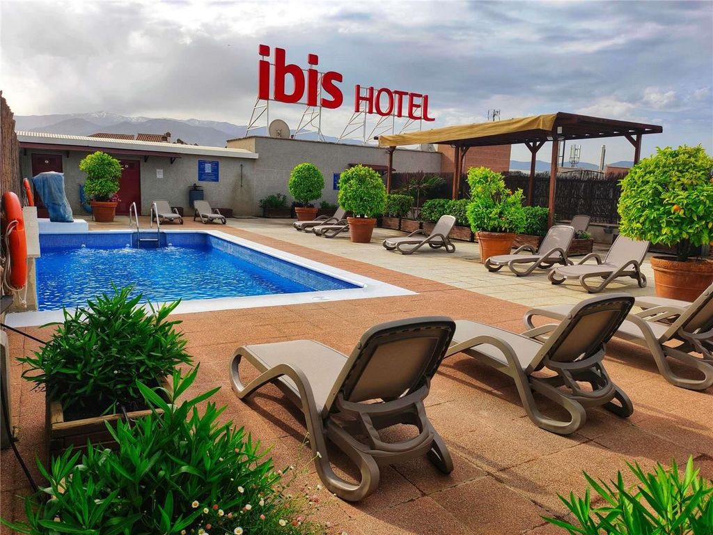 ibis Granada