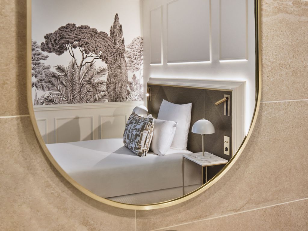 Posy Hotel by HappyCulture