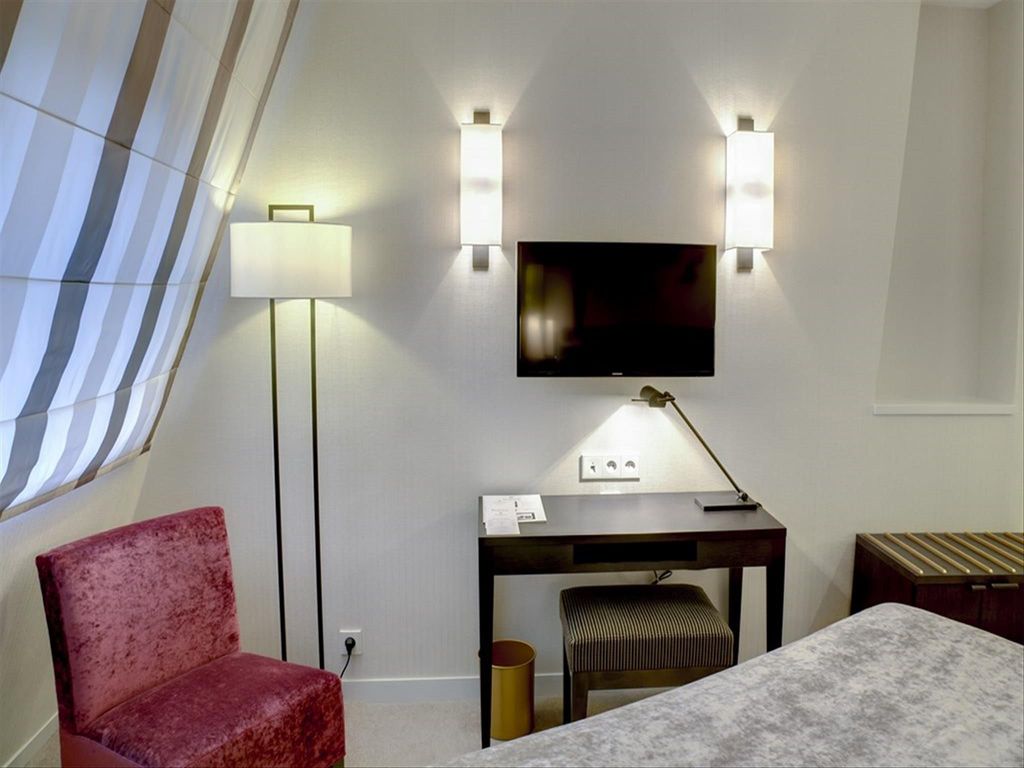 Hotel Balmoral Champs-Elysees
