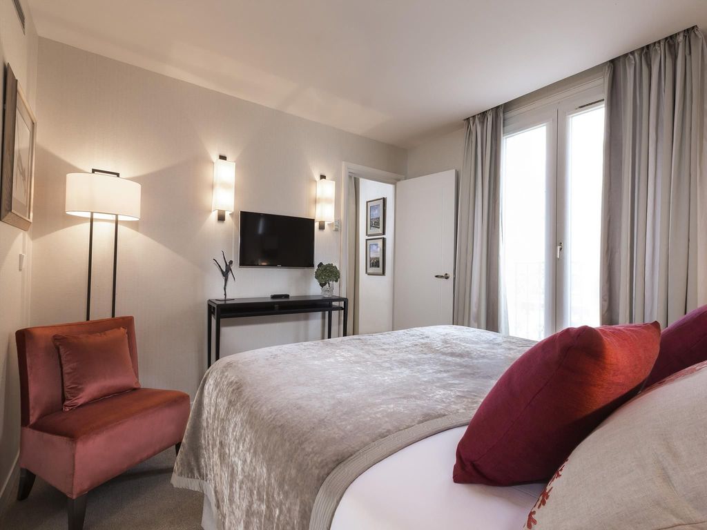 Hotel Balmoral Champs-Elysees