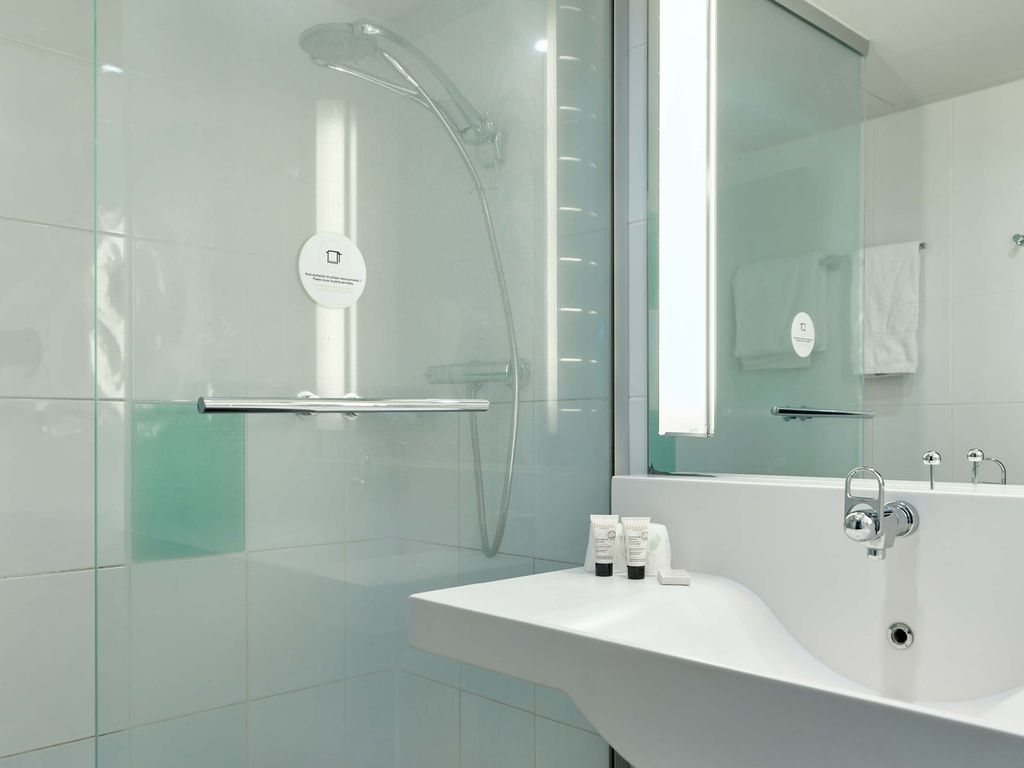 B&B Hotel Cergy Port