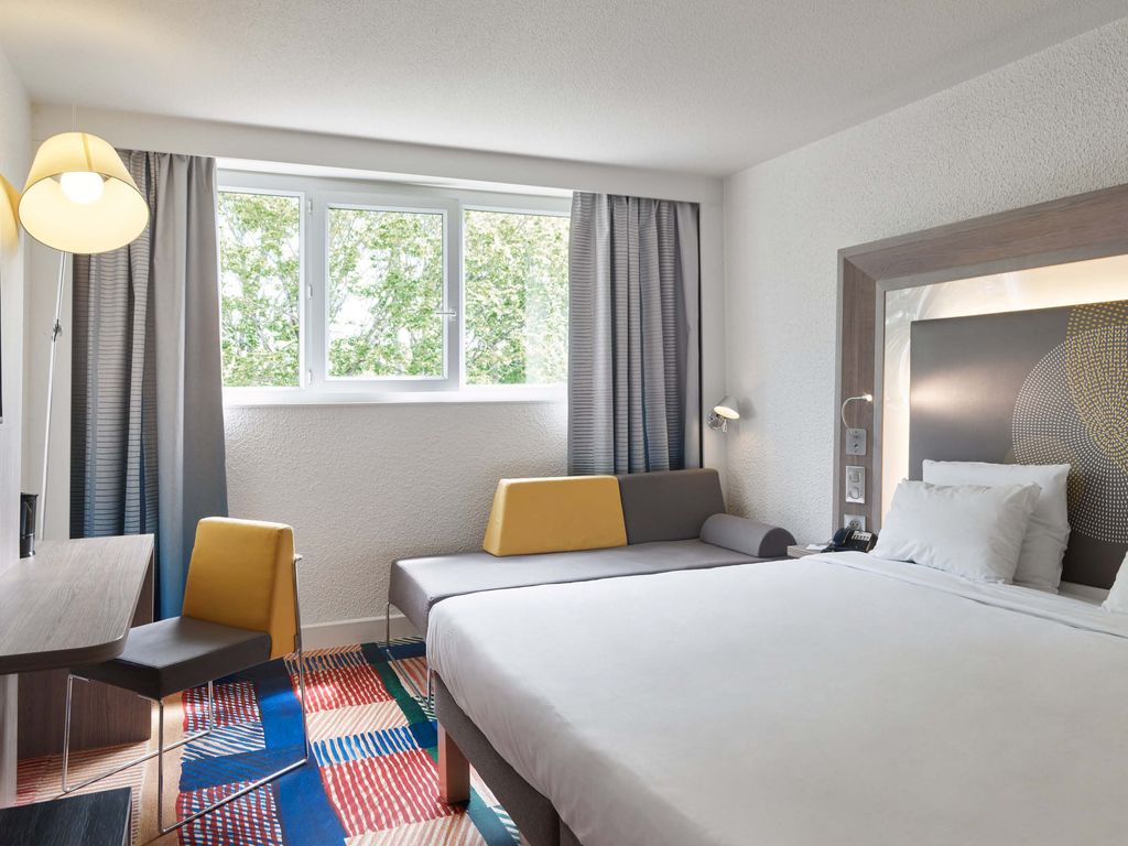B&B Hotel Cergy Port