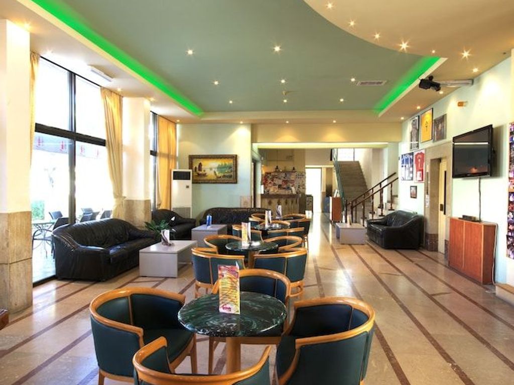 Poseidon Hotel and Apartments