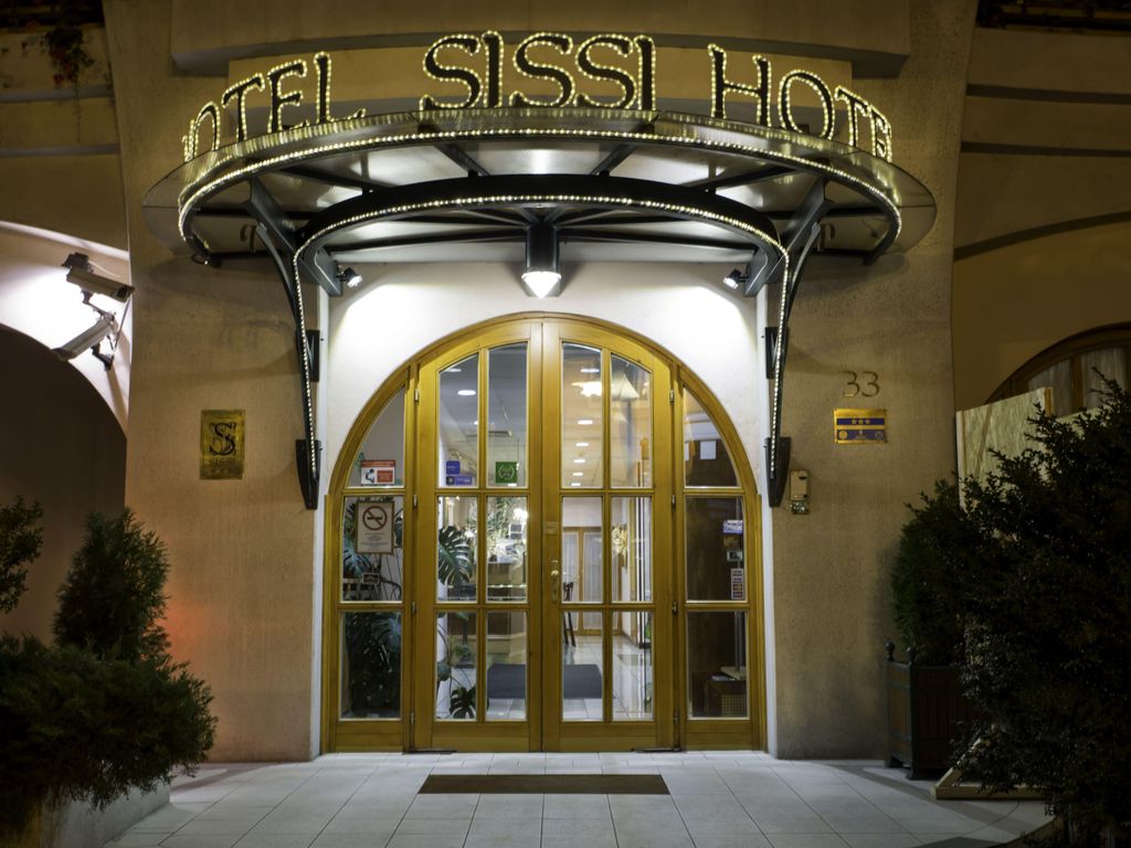 Corvin Hotel Budapest Sissi wing ***