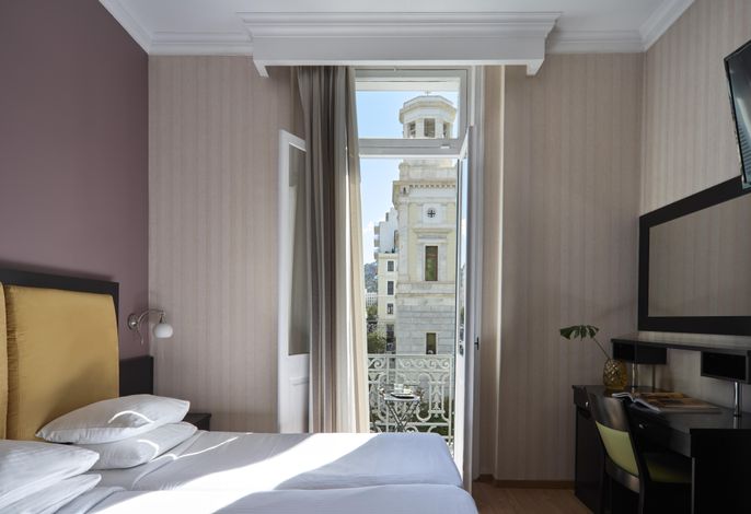 Delphi Art Hotel