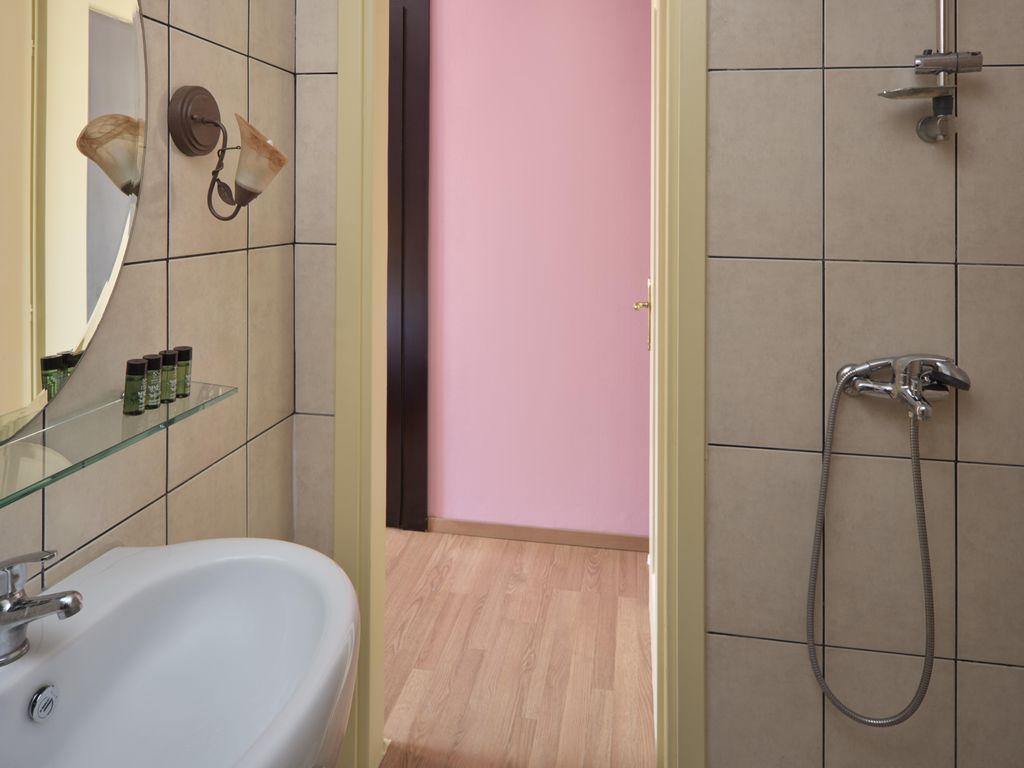 Delphi Art Hotel