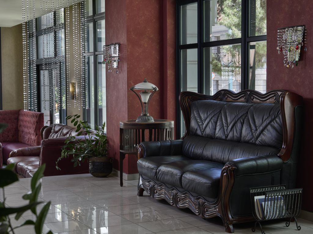 Delphi Art Hotel