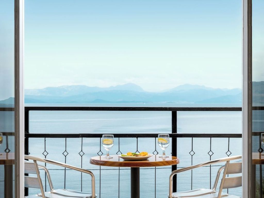 Canvas by Mitsis Belvedere
