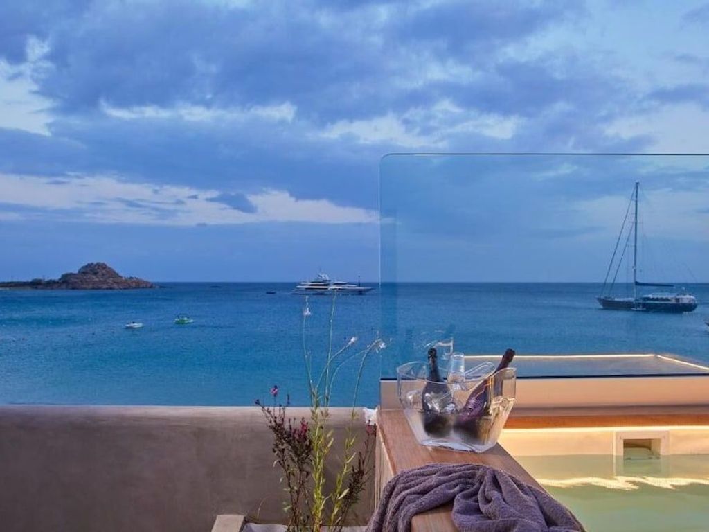 Kosmoplaz Beach Hotel
