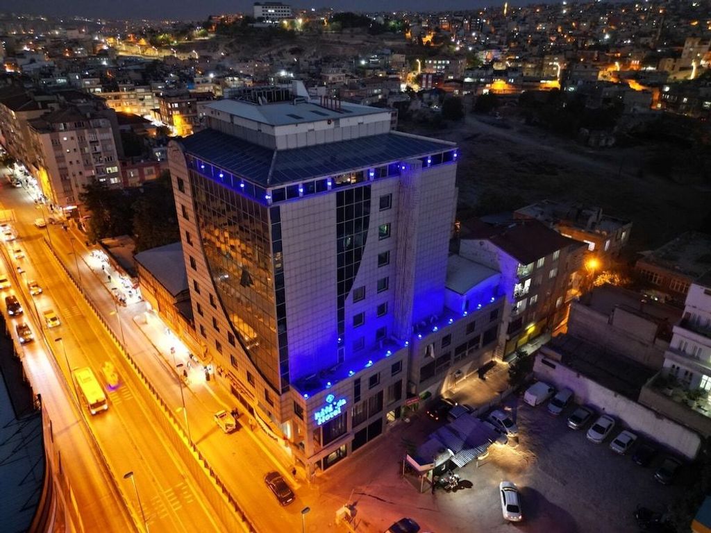 Ravanda Hotel