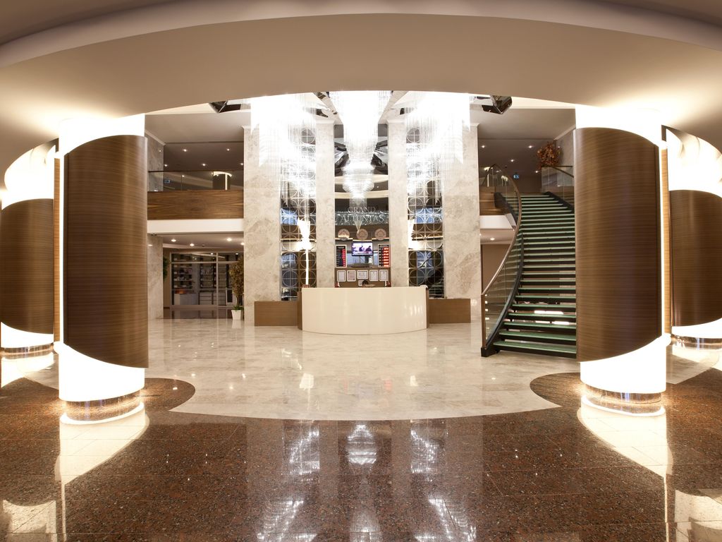 Grand Altuntas