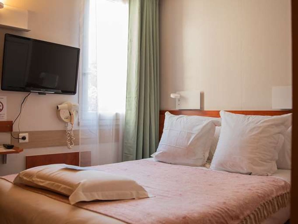 Kyriad Nimes Ouest