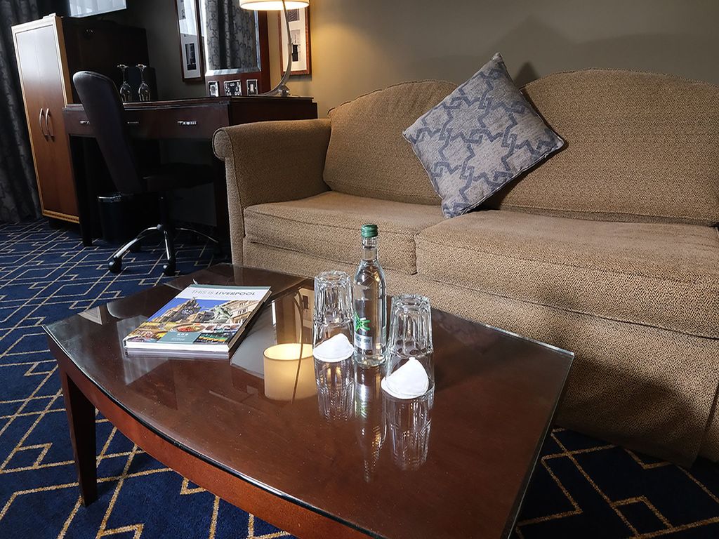 Crowne Plaza LIVERPOOL JOHN LENNON AIRPORT by IHG