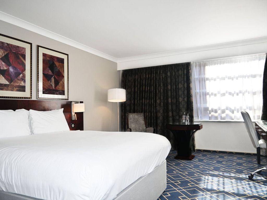 Crowne Plaza LIVERPOOL JOHN LENNON AIRPORT by IHG
