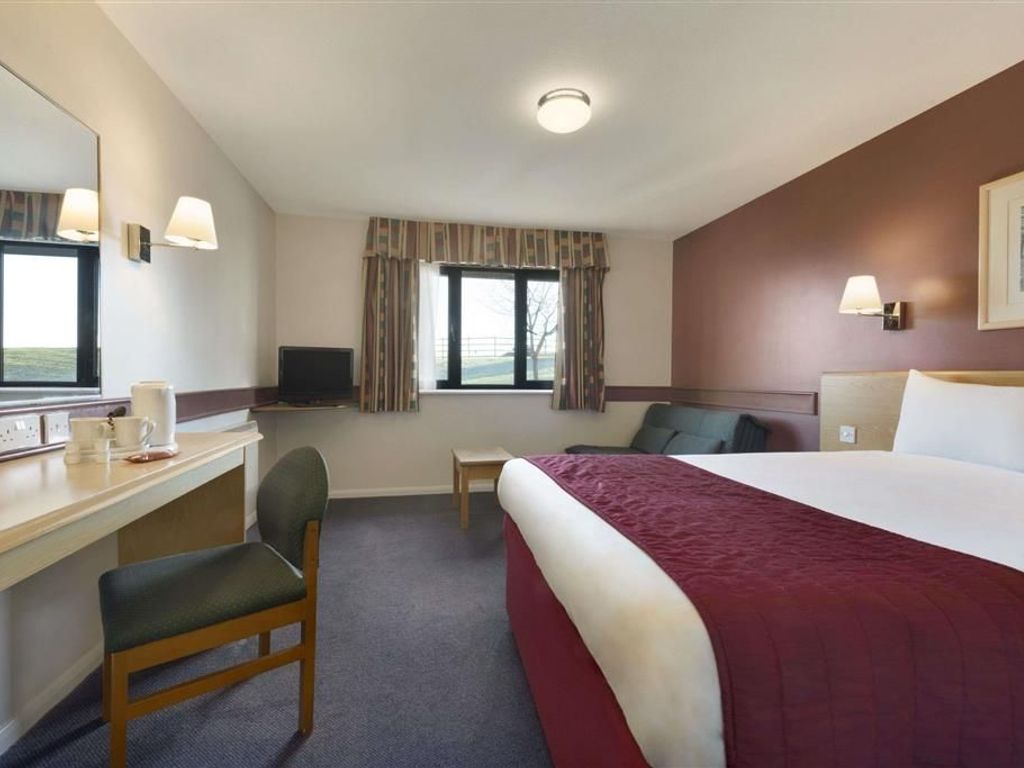 Days Inn by Wyndham Membury M4