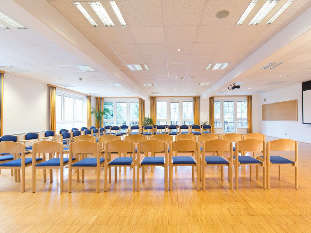 Flackl-Wirt Seminar, Freizeit und Kunstparadies