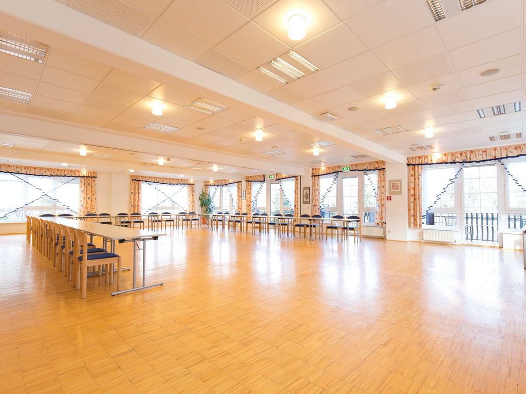 Flackl-Wirt Seminar, Freizeit und Kunstparadies
