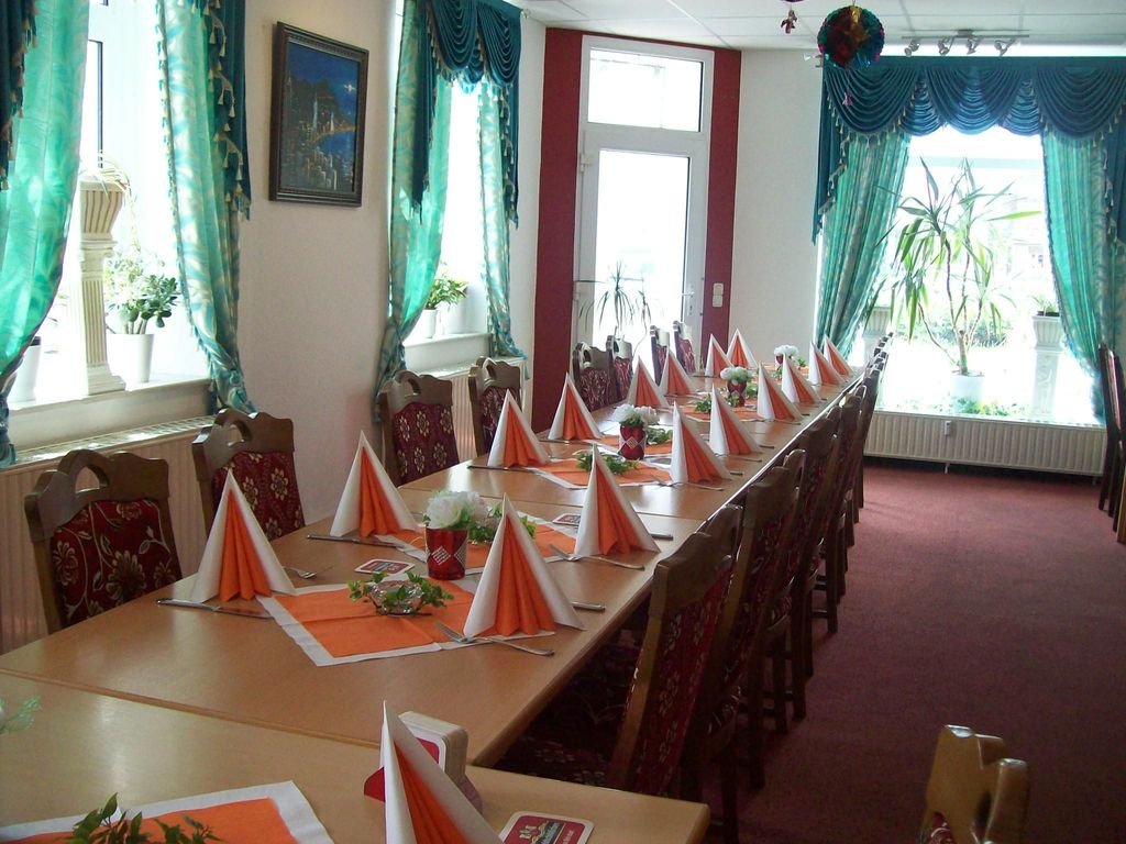 Rhodos Hotel & Restaurant