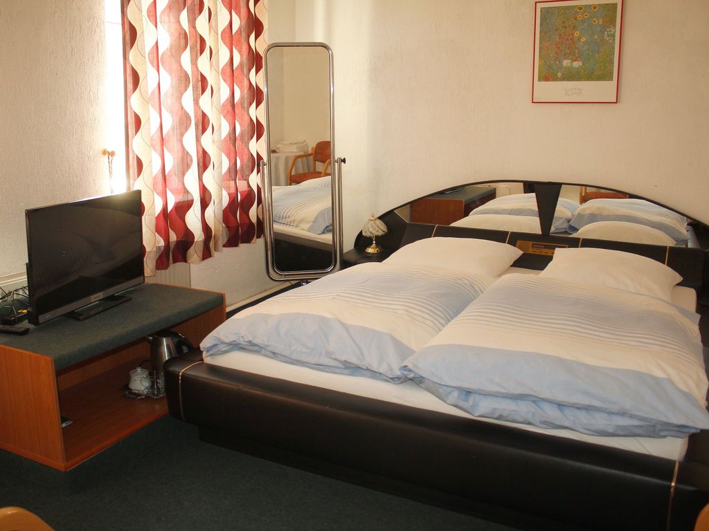 Rhodos Hotel & Restaurant