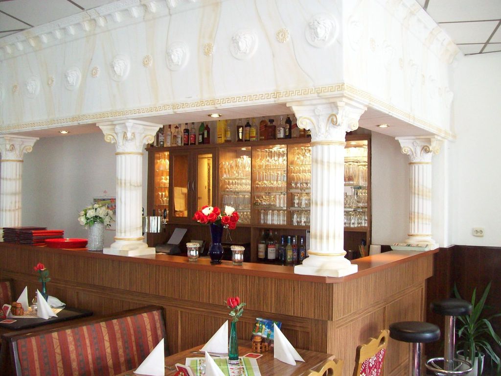 Rhodos Hotel & Restaurant
