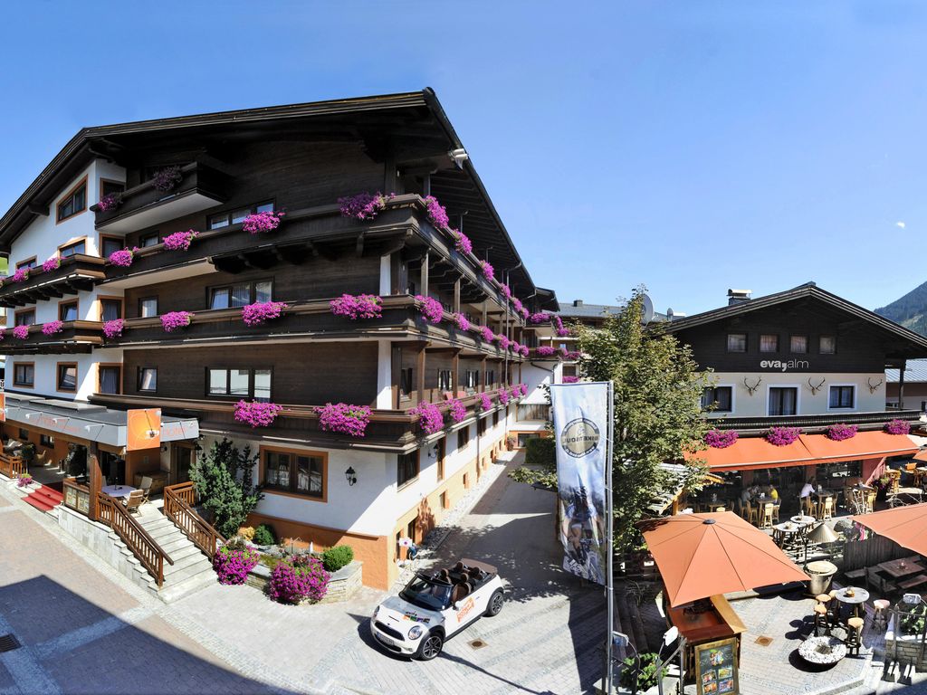 eva ,VILLAGE