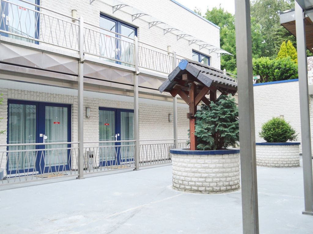 Hotel B8