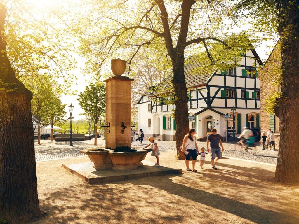 Holiday Inn Express & Suites MONHEIM AM RHEIN by IHG