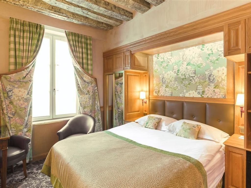 La Perle Hotel
