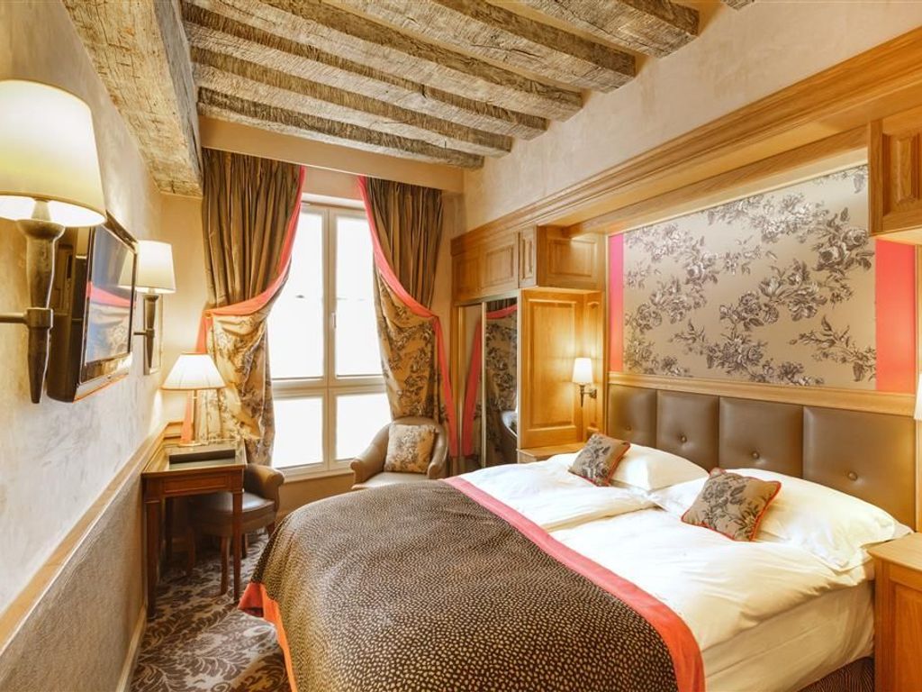 La Perle Hotel