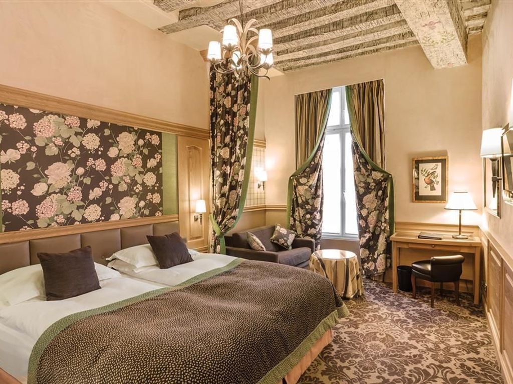 La Perle Hotel