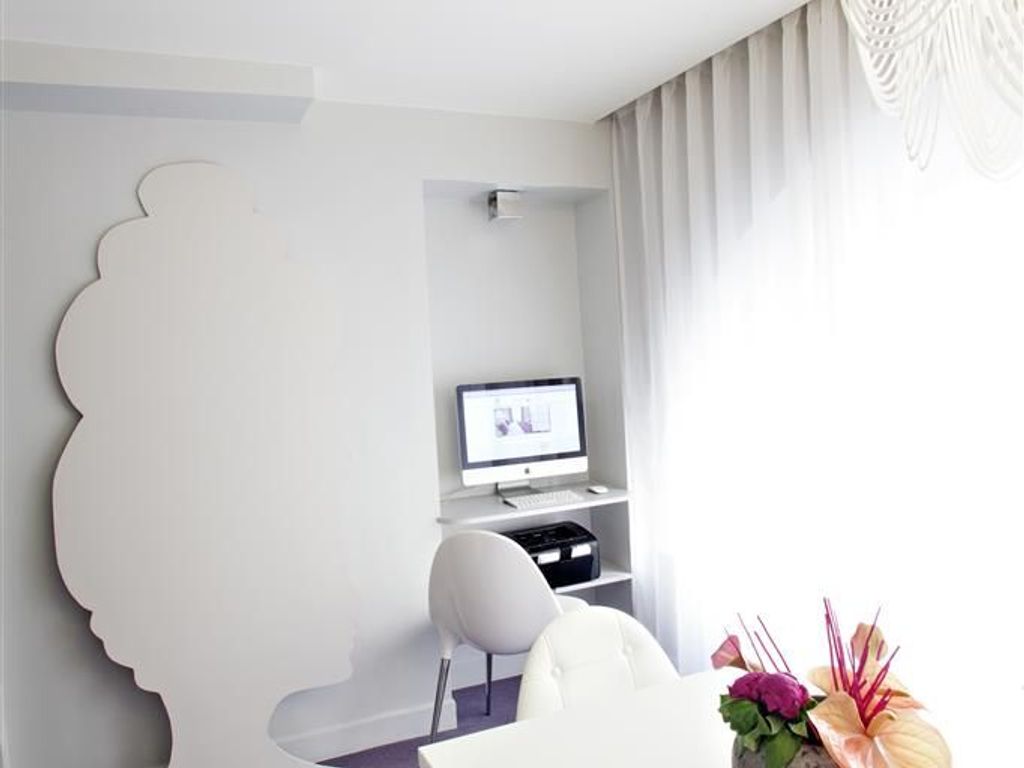 Hotel Elysee Secret