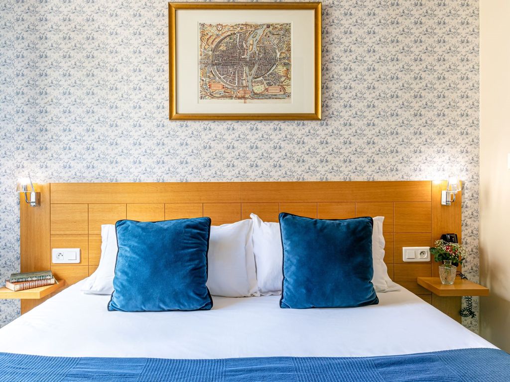 Hôtel Romance Malesherbes by Patrick Hayat
