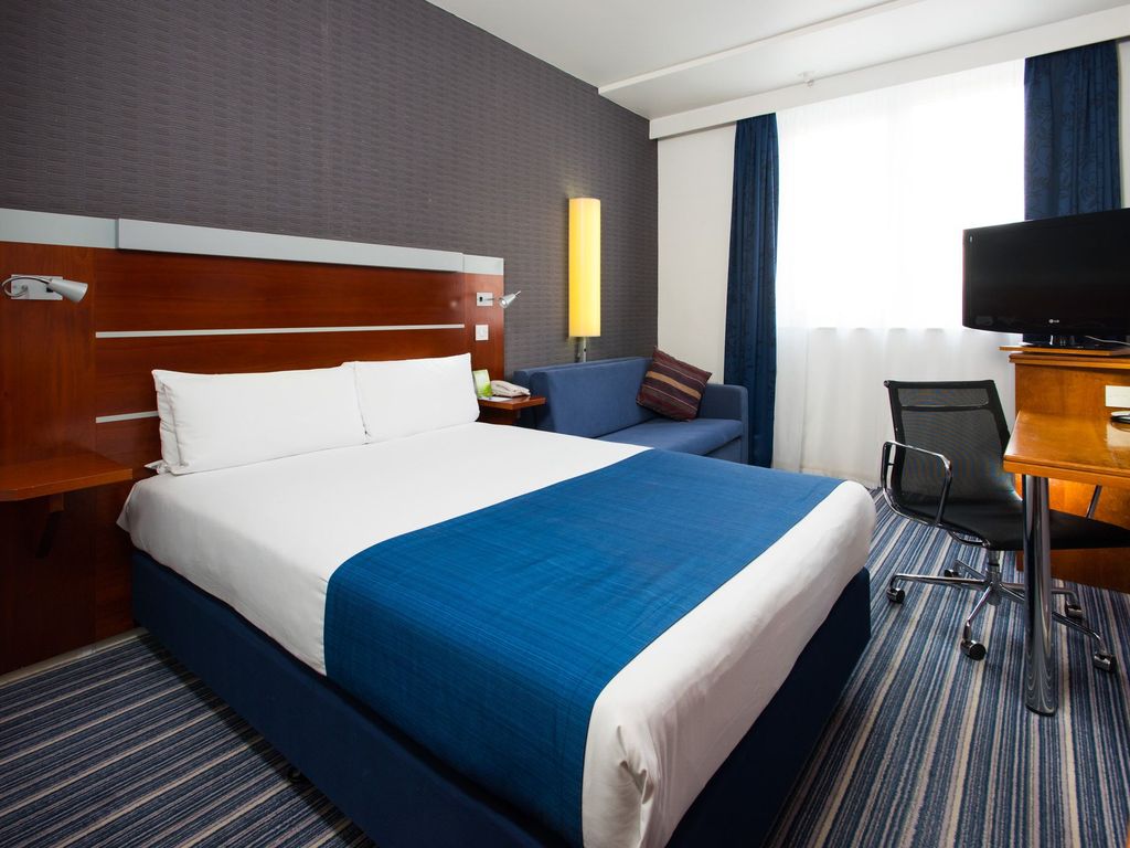 Holiday Inn Express LONDON - WIMBLEDON SOUTH by IHG