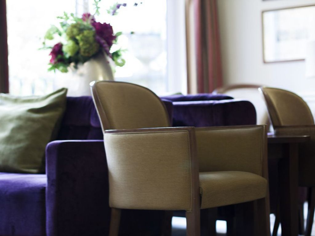 Ascot House Hotel
