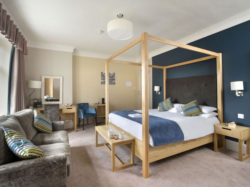 Golden Lion Hotel