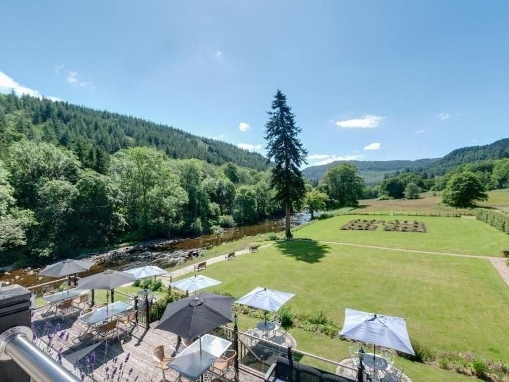 Craig-y-Dderwen Riverside Hotel
